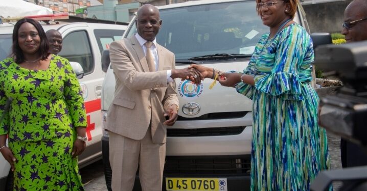Côte d’Ivoire: Le ministre Diawara remet des véhicules et des studios mobiles aux universités et grandes écoles