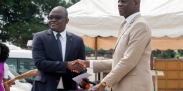 Côte d&rsquo;Ivoire: Le ministre Diawara remet des véhicules et des studios mobiles aux universités et grandes écoles
