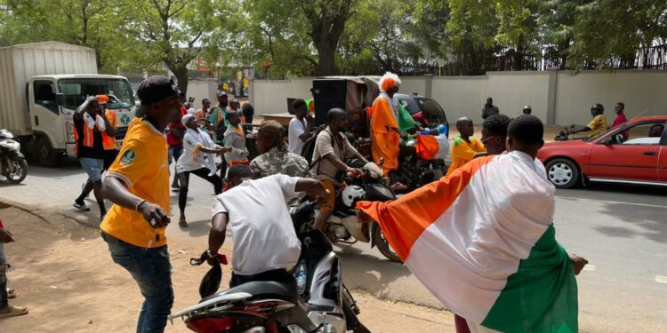 Les Nouvelles du Village Can: Les artistes en phase avec les populations