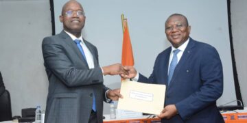 Organisation de la CAN 2023 Le Dg de la RTI Dembélé Fausseni décoré