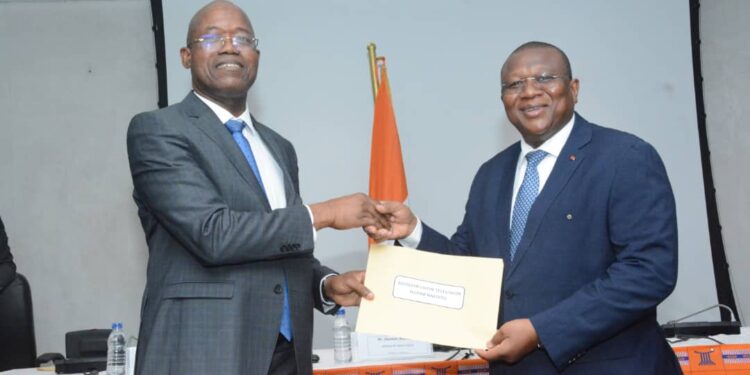 Organisation de la CAN 2023 Le Dg de la RTI Dembélé Fausseni décoré