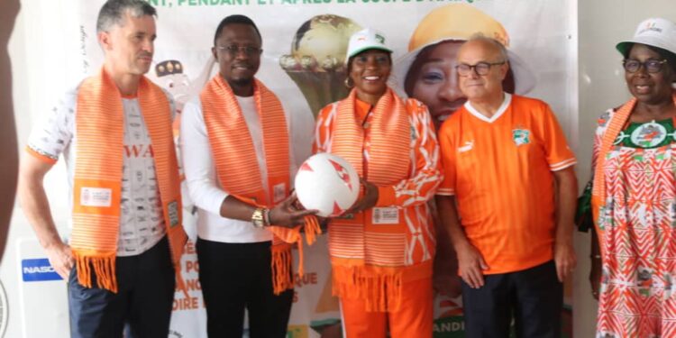 Abobo: Le ministre des Sports du Kenya séduit par l’Agora