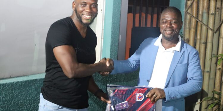 Des équipements sportifs offerts à l’Equipe de la Presse Sportive de Côte d’Ivoire