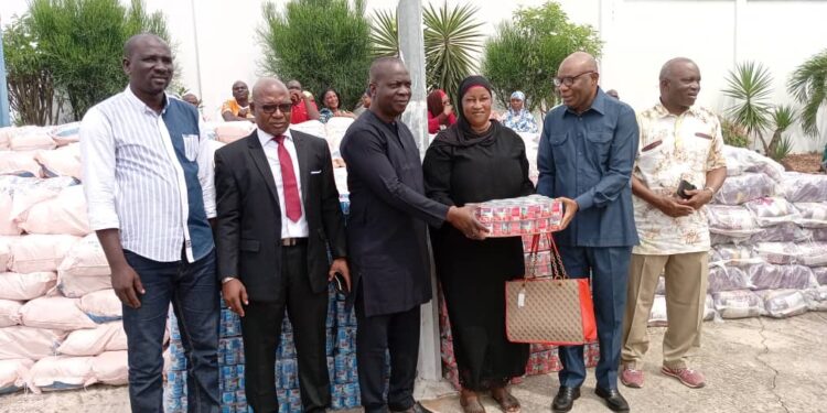 Yamoussoukro/Ramadan: Souleymane Diarrassouba offre 40 tonnes de vivres à diverses couches sociales