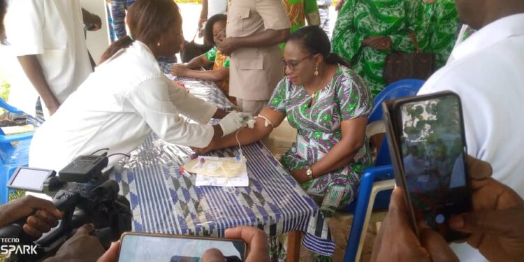 Daloa: Les épouses des gendarmes font don d’une centaine de poches de sang