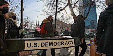 (contribution) Sommet pour la démocratie : de l’espoir à la déception