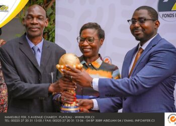 CAN 2023/ Présentation de la Coupe au conseil supérieur des chauffeurs:  Le president Sanogo Issa exprime sa joie