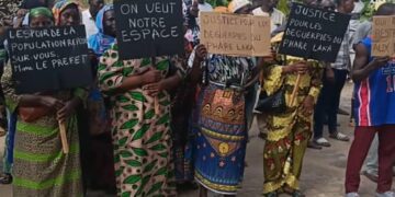 Grand-Bassam: Les déguerpis du quartier Phare Laka marchent sur la Préfecture et la Mairie.