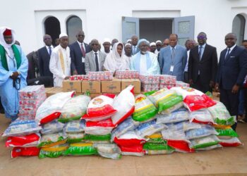 Solidarité aux musulmans et aux chrétiens : La présidente du sénat offre des vivres