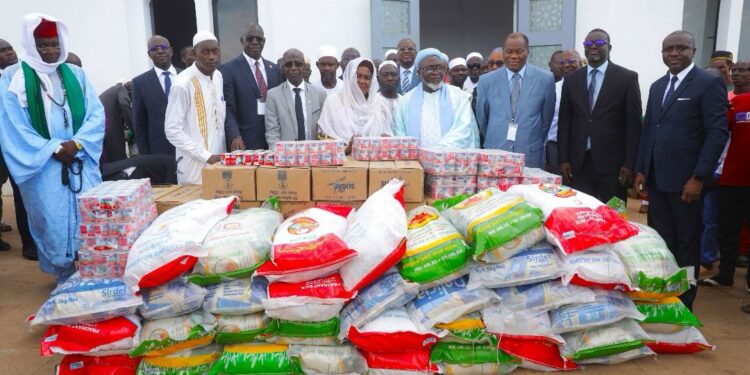 Solidarité aux musulmans et aux chrétiens : La présidente du sénat offre des vivres