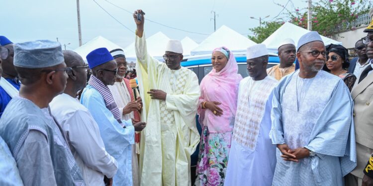 Odienné: Bictogo fait don d’un véhicule à l’imam de la Mosquée Centrale.
