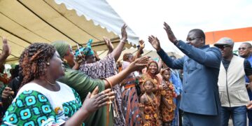 Divo :  Le ministre Amédé Kouakou célébré par les populations
