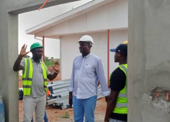 Tiassalé: En visite sur le chantier du nouvel hôpital, Alpha Sanogo lance un appel