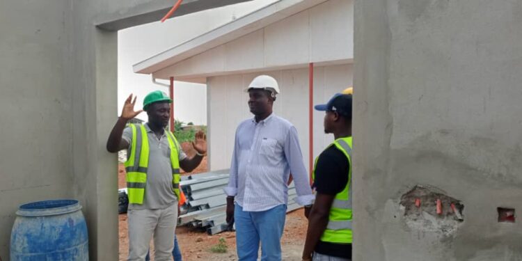 Tiassalé: En visite sur le chantier du nouvel hôpital, Alpha Sanogo lance un appel