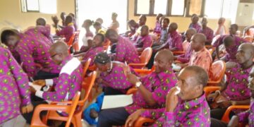 Tiébissou: le COGES, les enseignants et les Conseillers échangent pour améliorer le rendement de l’école