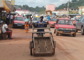 Abidjan : Bacongo interdit les wottro , le commerce ambulant sur les grandes artères, la mendicité