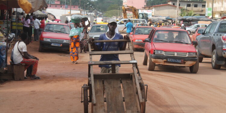 Abidjan : Bacongo interdit les wottro , le commerce ambulant sur les grandes artères, la mendicité