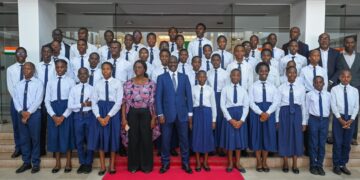 Assemblée nationale : Bictogo reçoit les meilleurs élèves du Lycée d&rsquo;Excellence Alassane Ouattara