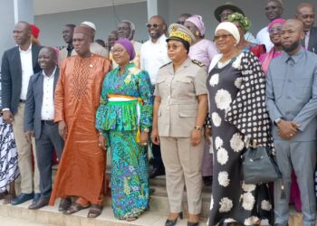 Anyama : Fatim Bamba s&rsquo;engage à mettre fin rapidement aux problèmes d&rsquo;eau, de voirie et d&rsquo;électricité