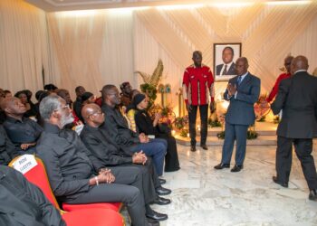 Obsèques du président Bédié : le Ministre Léon Kacou ADOM fait don de 3 millions FCFA