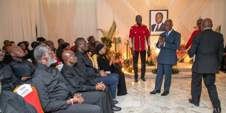 Obsèques du président Bédié : le Ministre Léon Kacou ADOM fait don de 3 millions FCFA