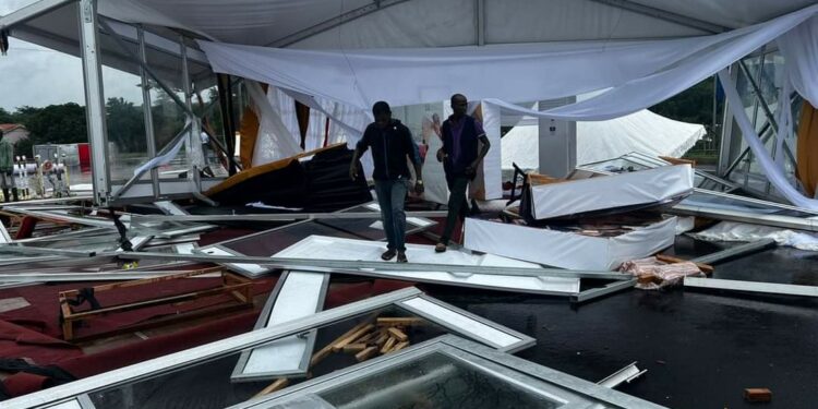 Obsèques de Bédié : la pluie détruit tout à Daoukro