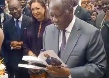 Le président Ouattara et son épouse rendent hommage à Feu Bechir Ben Yahmed