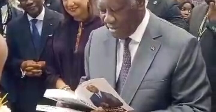 Le président Ouattara et son épouse rendent hommage à Feu Bechir Ben Yahmed