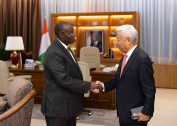 Le Vice-Président Meyliet échange avec le Président de la Banque Asiatique d’Investissemen