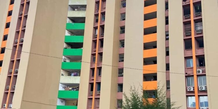 Projet «Des Couleurs pour ma Cité» de l’ANAGED: La Cité des tours des 220 logements d’Adjamé fait peau neuve