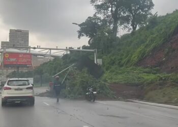 Boulevard Lagunaire/Sens Adjamé- Treichville: la Voie réduite suite à un Éboulement 