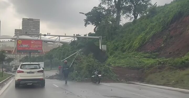 Boulevard Lagunaire/Sens Adjamé- Treichville: la Voie réduite suite à un Éboulement