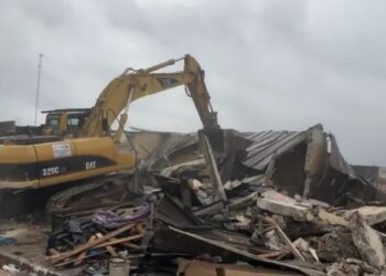 Abobo: la démolition du Grand marché, en vue de sa reconstruction a débuté