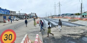 Voie Carrefour Yopougon sable – Route Dabou : Amédé Kouakou visite les travaux