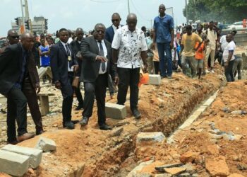Après le déguerpissement d&rsquo;Adjamé village/Bacongo réagit : «investir dans les routes, c&rsquo;est investir dans l&rsquo;avenir »