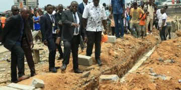 Après le déguerpissement d&rsquo;Adjamé village/Bacongo réagit : «investir dans les routes, c&rsquo;est investir dans l&rsquo;avenir »