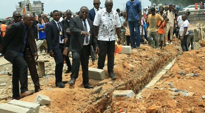 Après le déguerpissement d’Adjamé village/Bacongo réagit : «investir dans les routes, c’est investir dans l’avenir »