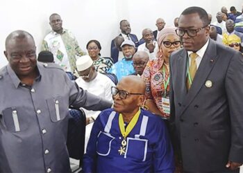 Yamoussoukro: AG élective de l&rsquo;Uvicoci 8 maires décorés dans l&rsquo;Ordre du mérite national