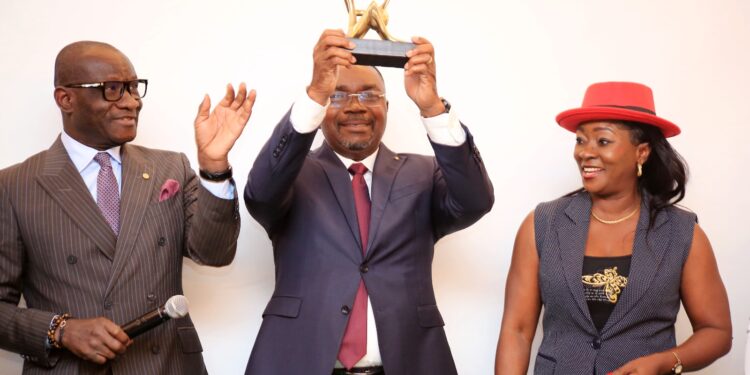 Meilleur défenseur des droits des travailleurs ivoiriens: Zadi Gnagna rafle le prix ICS 2024