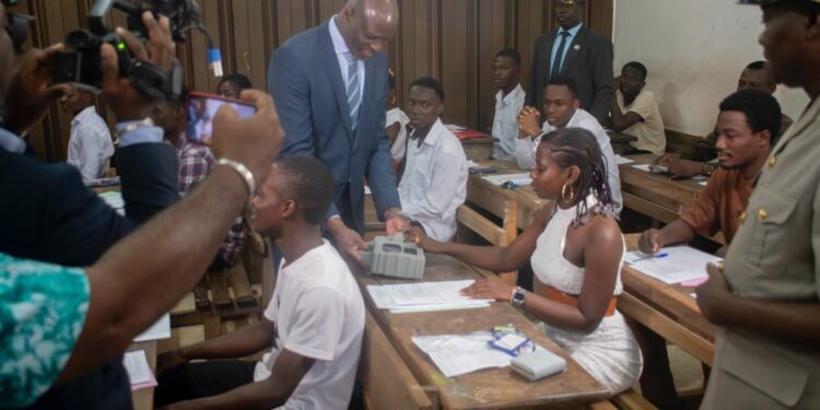 Côte d’Ivoire/BTS 2024: 55.321 candidats composent depuis ce lundi matin. Le ministre Diawara invite à éviter la tricherie