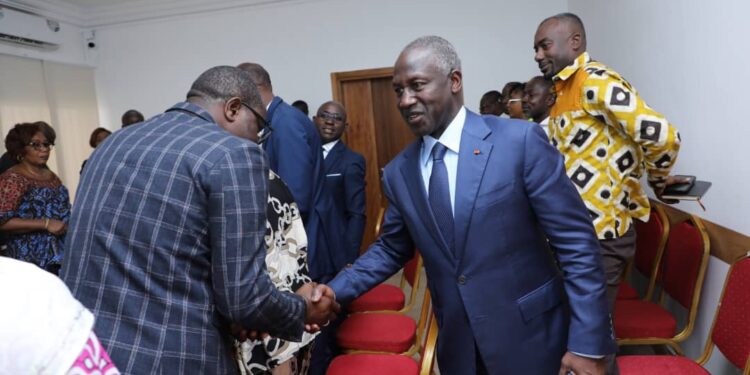 Yopougon : le maire Bictogo crée un conseil communal de salubrité