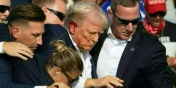 Donald Trump blessé à l&rsquo;oreille en plein meeting
