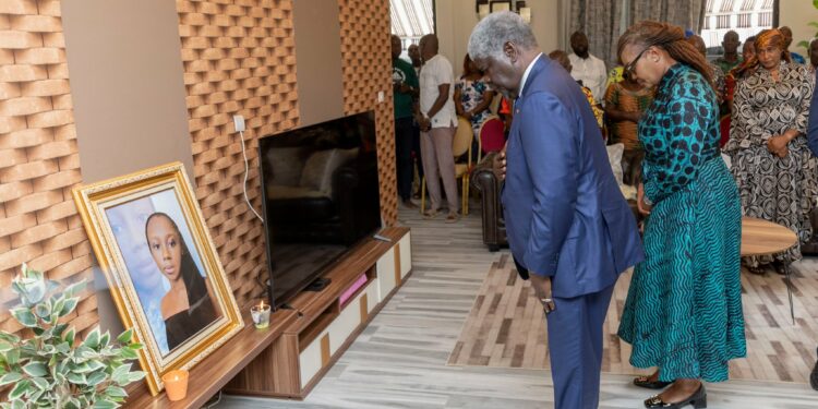 Accident au Ghana : le Premier ministre Mambé s’incline devant la mémoire des décédés