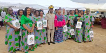 Fête des mères et des pères :Fatim BAMBA honore les papas et Mamans de la Maire d&rsquo;Anyama