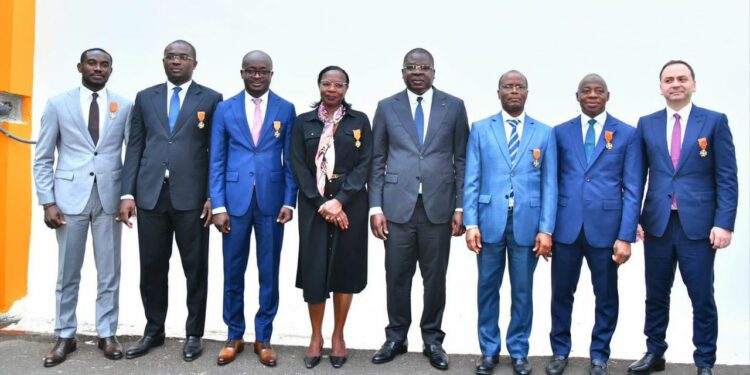 Côte d’Ivoire/réseau routier : 5 proches du ministre Amédé Kouakou décorés