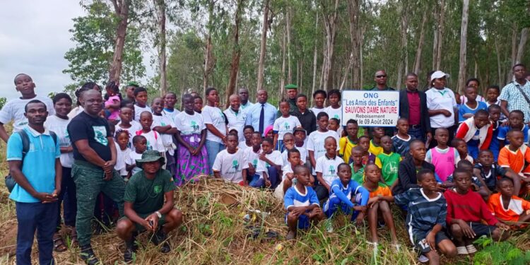 Yamoussoukro : 150 plants d’arbres plantés à la forêt urbaine des 220 Logements