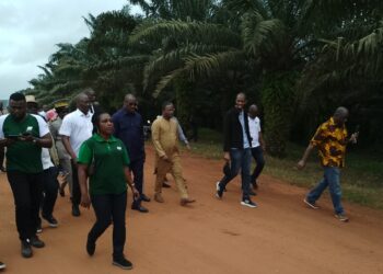 Toumanguié : Touré Mamadou s&rsquo;imprègne de la réalité des jeunes formés à l&rsquo;Unité agricole intégrée de PALMCI