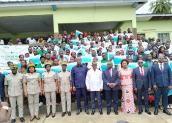 Emploi jeunes/rencontre de proximité à Aboisso : remises de chèques à 669 bénéficiaires des programmes THIMO et AGR.