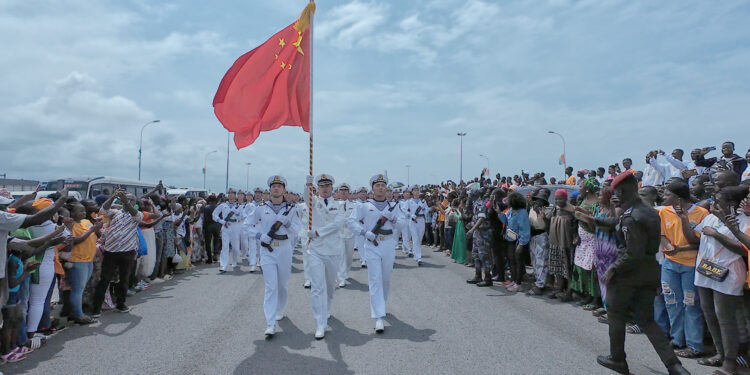 An 64 : Une escouade 67 officiers et soldats chinois apporte sa touche à la parade militaire