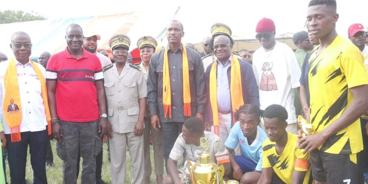 Tournoi Alassane Ouattara de Tiassalé : Les ministres Touré et Khalil aux côtés d’Alpha Sanogo pour la finale